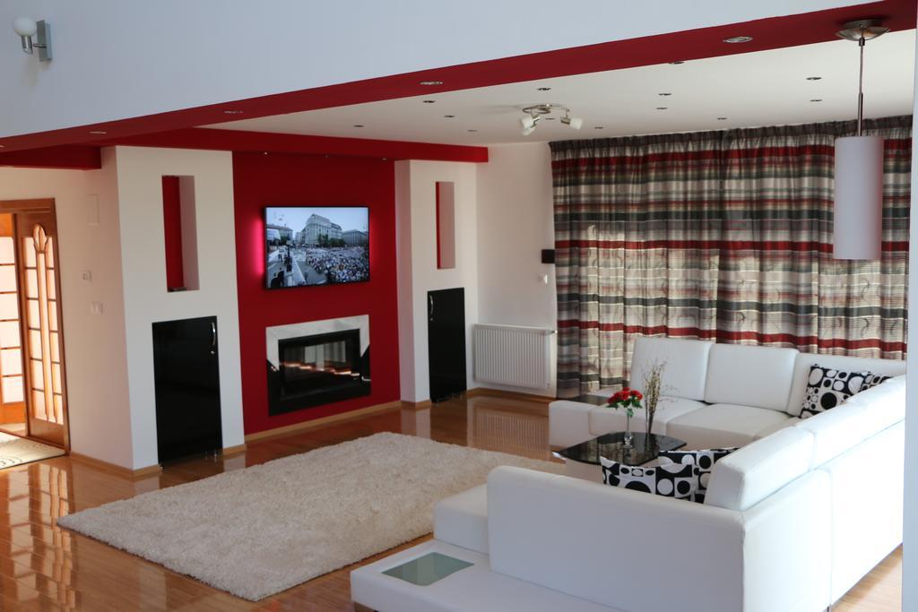 Sanderson Apartments Csíkszereda Szoba fotó