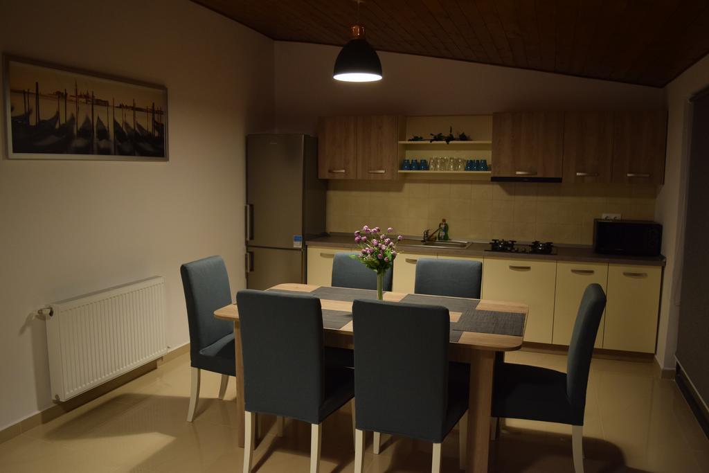 Sanderson Apartments Csíkszereda Kültér fotó